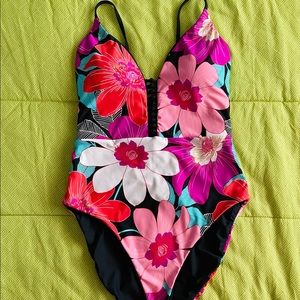 La Blanca Full Bloom reversible one piece swimsuit sz10